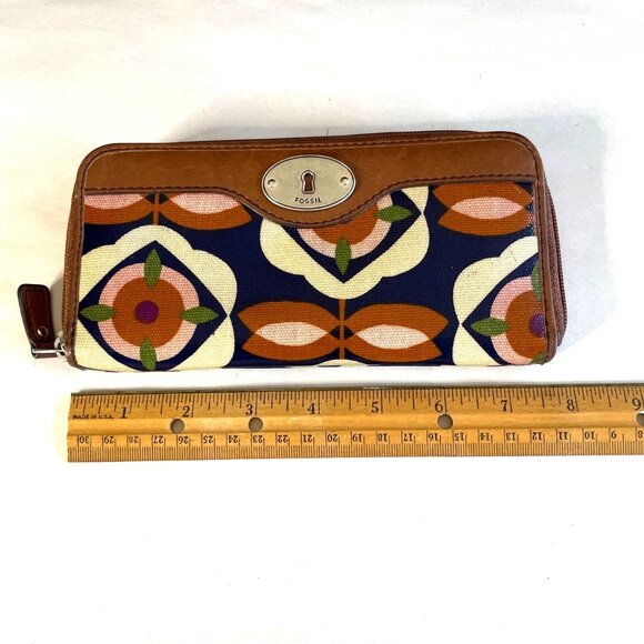 Fossil Key-Per Coated Canvas Floral Zip-Around Wallet w/ Card Slots & ID Window - Picture 9 of 12